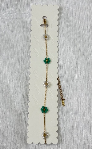 Green and white pearl bracelet